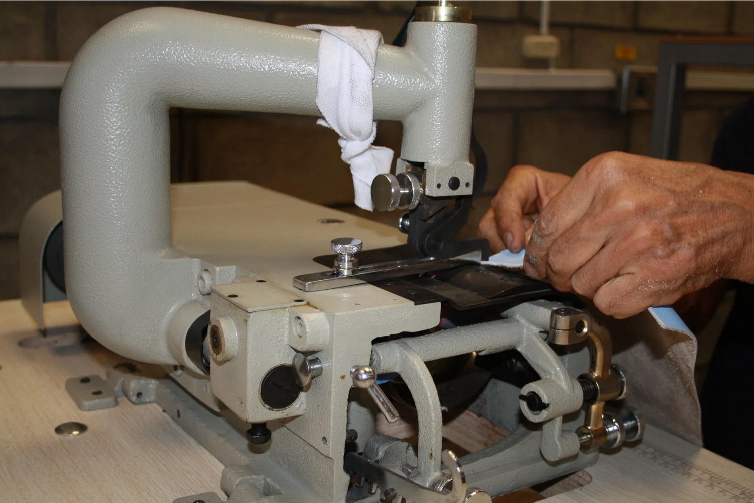 Maquina desvastadora de cuero